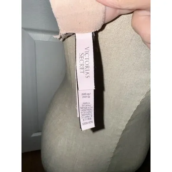 Victoria’s Secret Nude Blush Push Up Bra Underwire Size 32DD Lace - Picture 4 of 4